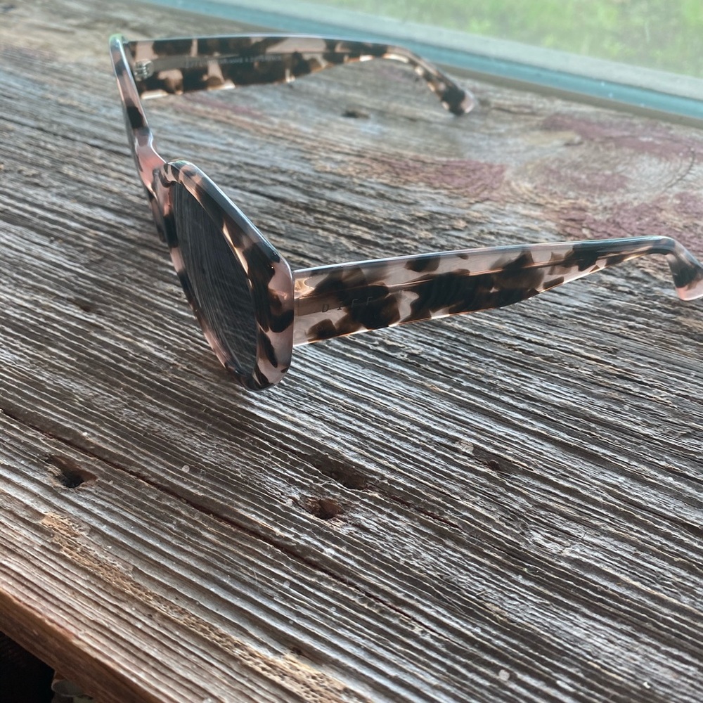 Tortoise shell Diff sunglasses - Picture 3 of 4